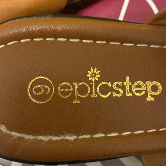 Epicsteps-Cute rhinestone brown flats. Size 9 - Picture 6 of 8